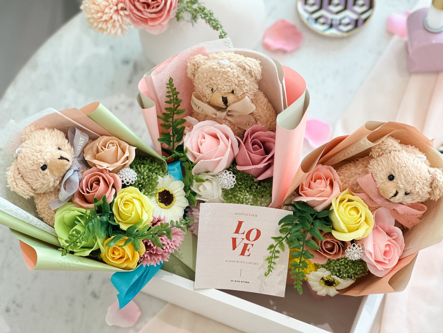 Teddy Bear 5-Flowers Bouquet