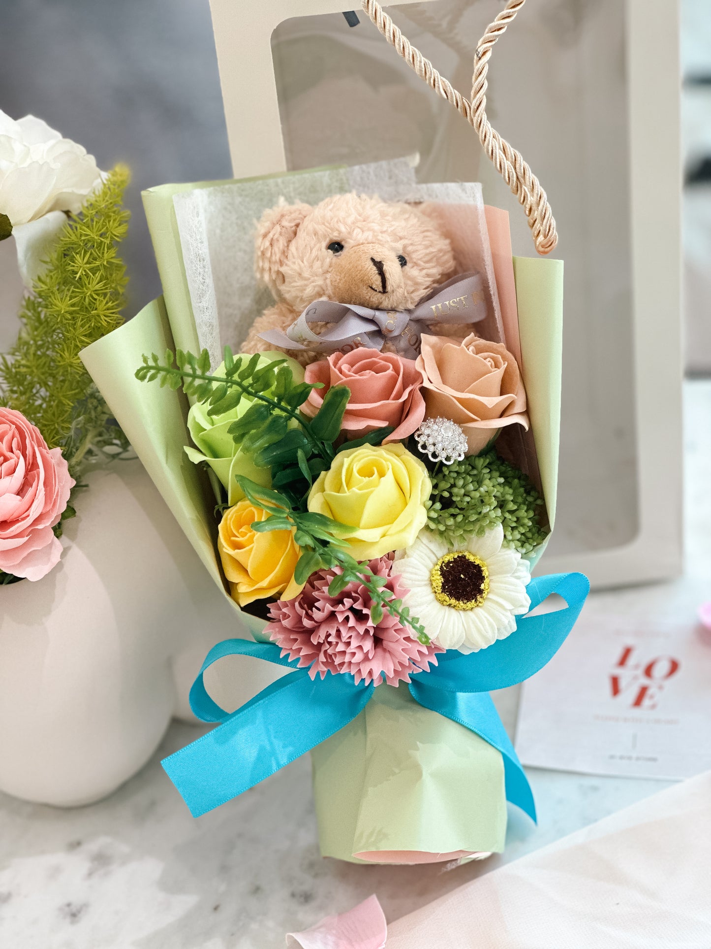 Teddy Bear 5-Flowers Bouquet