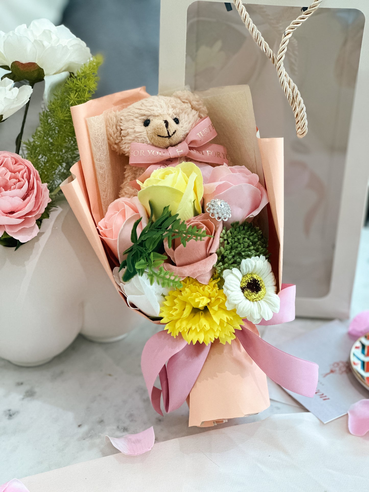 Teddy Bear 5-Flowers Bouquet