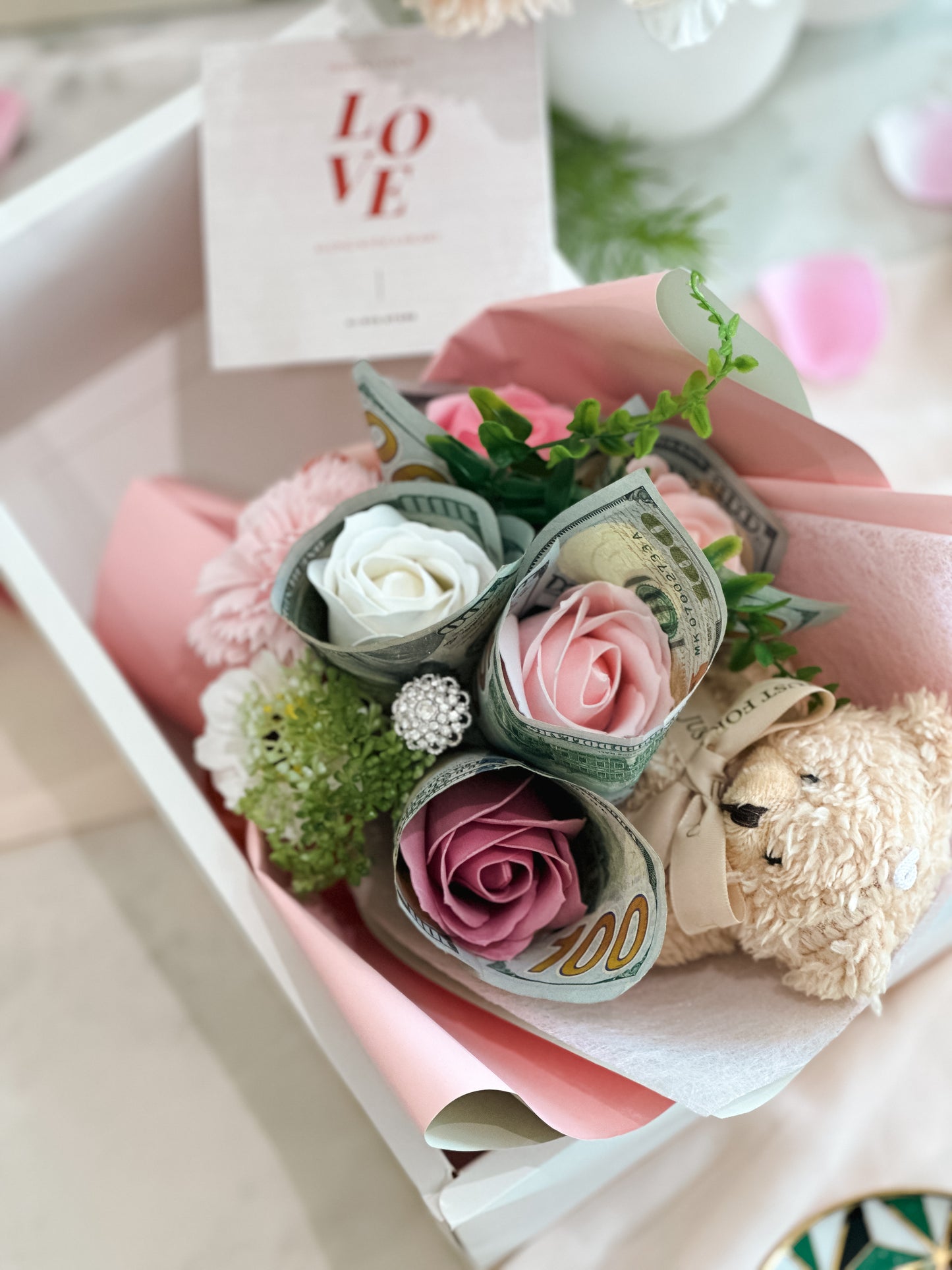 Teddy Bear 5-Flowers Bouquet